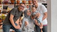 Misalnya ketika ia ingin makan daging, maka ia akan mengolahnya menjadi steak. Ia juga mengatakan kalau dirinya menghindari ngemil. Foto: Instagram @citraciki