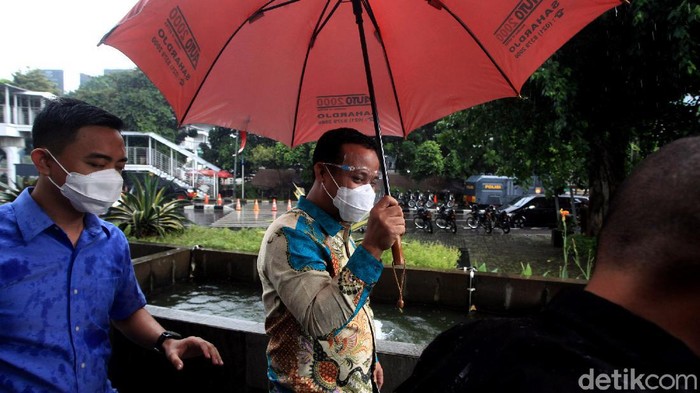Diperiksa KPK, PLT Gubernur Sulsel Jadi Saksi Kasus Nurdin Abdullah Plt Gubernur Sulawesi Selatan Andi Sudirman Sulaiman diperiksa KPK. Ia diperiksa sebagai saksi terkait kasus suap Nurdin Abdullah.