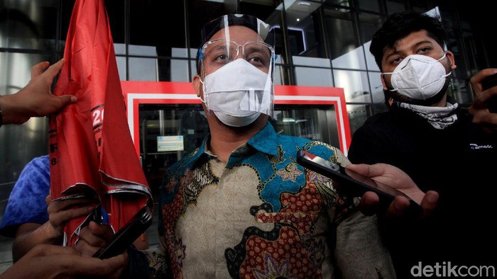 Diperiksa KPK, PLT Gubernur Sulsel Jadi Saksi Kasus Nurdin Abdullah Plt Gubernur Sulawesi Selatan Andi Sudirman Sulaiman diperiksa KPK. Ia diperiksa sebagai saksi terkait kasus suap Nurdin Abdullah.