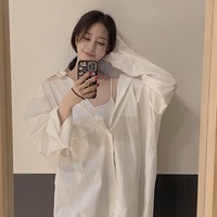 Han Ye Seul belum lama mengungkap sosok pacarnya lewat postingan Instagram. Bintang drama Korea Birth of Beauty itu mengunggah foto keduanya makan di restoran dengan caption, “Kenalkan (ini) pacarku.” Foto: dok. Instagram han_ye_seul_