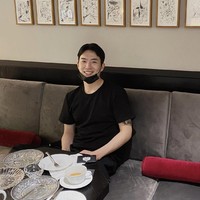 Tak lama setelah itu, YTN mengungkap identitas pacar Han Ye Seul. Pria bernama Ryu Sung Jae itu 10 tahun lebih muda dari sang aktris. Ia sempat dipromosikan sebagai aktor sebelum memilih untuk hidup biasa. Foto: dok. Instagram han_ye_seul_