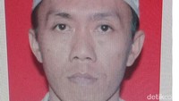 Betapa keji, Hari lalu melucuti pakaian korban. Dia kemudian membuang jasad korban ke halaman rumah kosong hingga kemudian membakarnya menggunakan solar (dok. Istimewa).