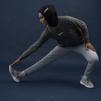 Hijab olahraga dari Noore Sport Hijab.