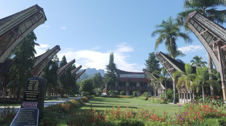 Hotel dengan Nuansa Adat Toraja, Misiliana Misiliana hotel adalah hotel yang berlokasi di Rantepao yang didesain dengan kombinasi antara nuansa modern dan tradisional Toraja.