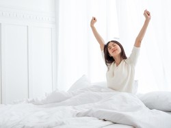 Stop Snooze Alarm! Lakukan 5 Kebiasaan Ini Agar Bangun Pagi Langsung Segar