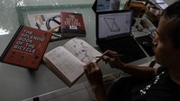 Selain ketahanan dan bobotnya yang ringan, Singgih S. Kartono, sang pendiri Spedagi memilih bambu karena ia tak hanya ingin membuat sepeda yang unik dan terbuat dari bahan alam tetapi juga sebagai upaya untuk merintis gerakan revitalisasi yang ia harapkan dapat memberdayakan masyarakat desa secara berkelanjutan.