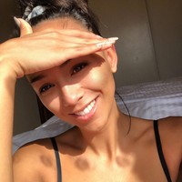 Di Instagram, ia mengungkap kegembiraannya bisa berbagi ulang tahun dengan anak pertama. Tuhan menghadiahkanku belahan jiwa pada ulang tahunku 18 tahun lalu. Berbagi ulang tahun denganmu adalah hal terbaik di dunia, tulisnya. Belajar dan bekerja keras untuk masa depan adalah sesuatu yang kubanggakan tapi yang paling aku suka darimu adalah hati dan sosokmu saat ini, lanjut Kat.Foto: Dok. Instagram @kat_clark