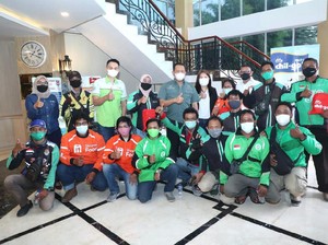 Ketua MPR Serahkan Paket Bantuan Susu untuk 1.500 Pengemudi Ojol