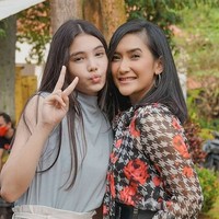 Potret Lea bersama lawan mainnya di Suara Hati Istri, Zora Vidyanata. (Foto: Instagram/@ciarachelfournneaux)