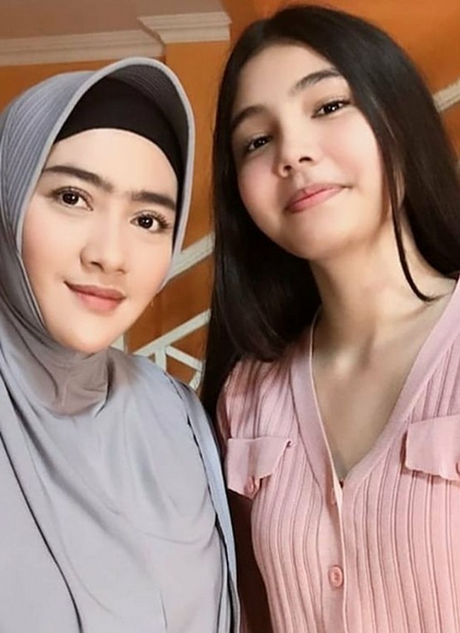 Lea Ciarachel dikaruniai wajah blasteran yang cantik dengan perawakan bak model. (Foto: Instagram/@ciarachelfournneaux)