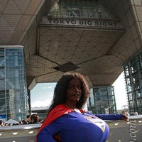 Martina Big pun menjuluki dirinya sebagai wanita pemilik dada terbesar di Eropa. Dia kerap kali jadi viral karena terus melakukan pembesaran payudara.  Foto: dok. Facebook