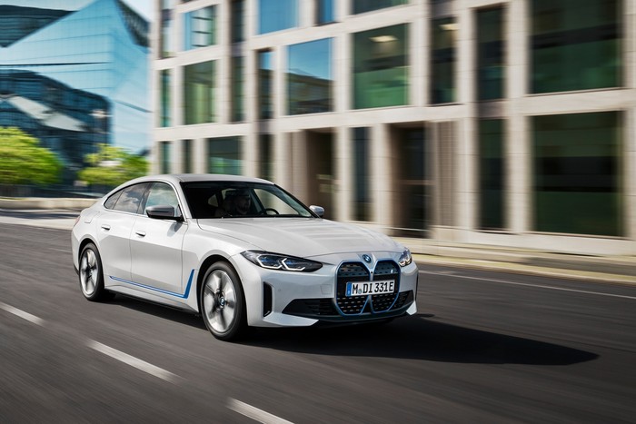 Mobil Listrik BMW i4 Mobil Listrik BMW i4