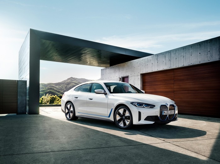 Mobil Listrik BMW i4 Mobil Listrik BMW i4