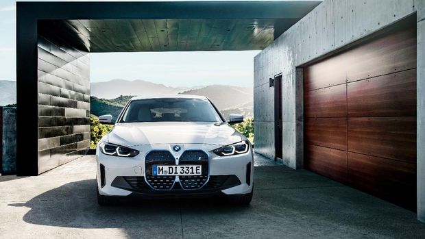 Mobil Listrik BMW i4