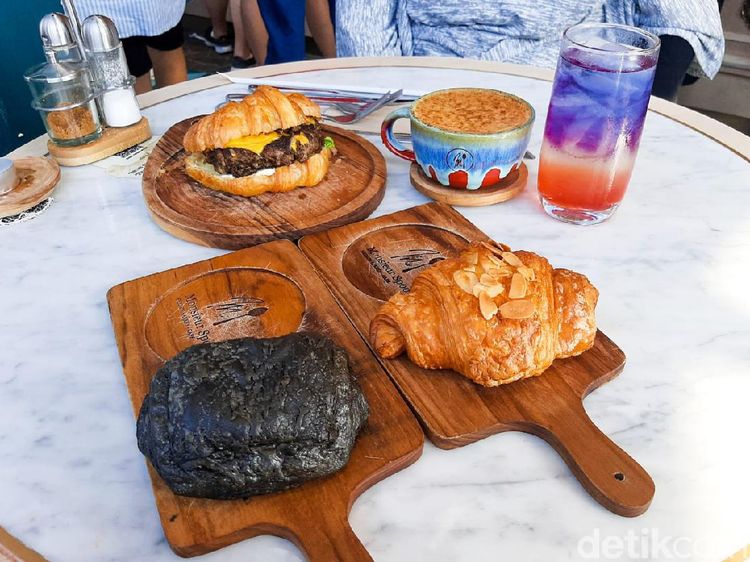 Ada Tempat Ngopi hingga Bakery Hits yang Tawarkan Croissant Enak di Urban Farm