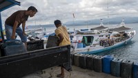Pemerintah melalui Kementerian ESDM akan mengonversi penggunaan bahan bakar minyak (BBM) ke bahan bakar gas (BBG) kepada para nelayan yang memiliki kapal penangkap ikan setara dengan 7.812 metric ton (MT).