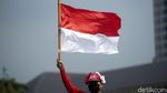 Saat Bendera Merah Putih Raksasa Hiasi Kawasan Monas