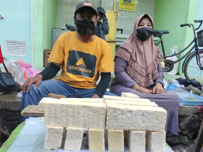 Sejumlah Perajin Tahu dan Tempe di Sidoarjo Keluhkan Naiknya Harga Kedelai