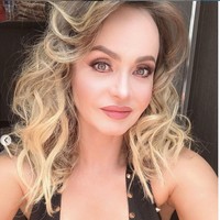Fast forward ke 2020, ini penampilan Gabriela Spanic sekarang di usia 47 tahun. Tampak berubah drastis atau justru awet muda? Foto: Instagram