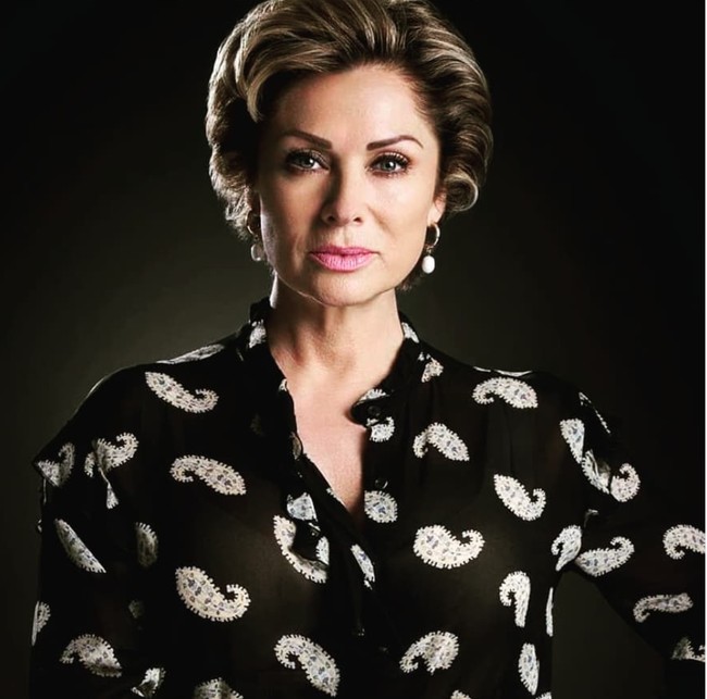 Ini penampilan Leticia Calderon, lebih dari dua dekade setelah penayangan Esmeralda. Leticia yang kini berusia 52 tahun masih aktif di dunia hiburan dengan membintangi reality TV dan telenovela, sambil mengurus kedua anaknya. Foto: Instagram