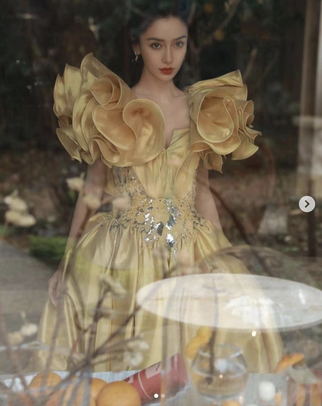 Angelababy merupakan aktris dan penyanyi China yang sudah membintangi puluhan judul film dan serial televisi. Dia pernah meraih penghargaan aktris pendukung terbaik lewat aktingnya dalam film Mojin: The Lost Legend. Foto: Dok. Facebook Angelababy