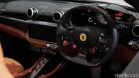 Portofino M ini hadir dengan gearbox baru yang merupakan gearbox 8 percepatan dual clutch. Gearbox ini merupakan barang yang sama dengan yang digunakan oleh Ferrari SF90 dan Roma.