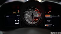 Untuk urusan harga, Ferrari Indonesia enggan menyebutkan harga resmi Portofino M ini, dengan alasan harga tiap-tiap unit akan berbeda karena mobil ini dibuat sesuai pesanan pembeli.
