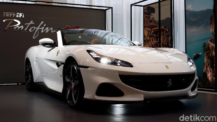Anyar Banget! Ini Dia Wajah Baru Ferrari Portofino M Ferrari Indonesia meluncurkan Ferrari Portofino M di dealer Ferrari Jakarta, Kamis (03/06/21). Penasaran?