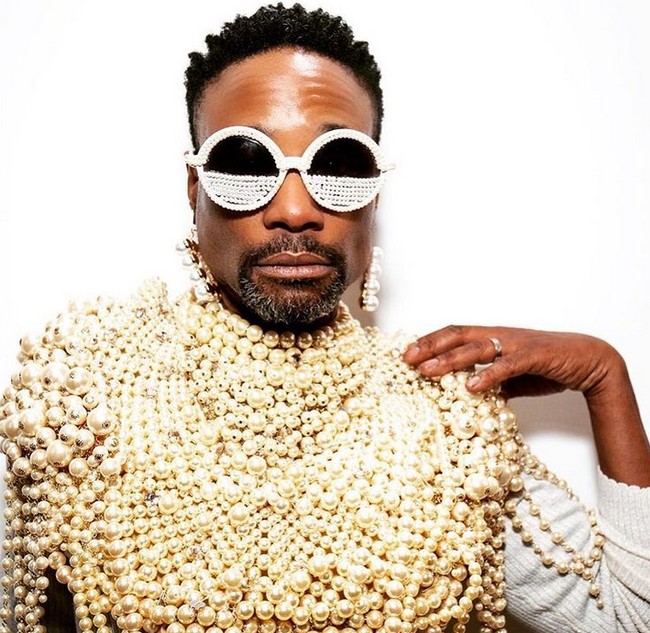 Aktor dan penyanyi Billy Porter dikenal dengan gaya nyentriknya. Aktor 51 tahun itu kerap menggunakan dress sampai high heels di acara malam penghargaan. Baru-baru ini sang aktor mengumumkan bahwa dia didiagnosa HIV. Foto: dok. Instagram/@theebillyporter