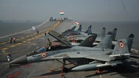 Kapal perang milik India yang mengesankan ini memiliki 2.500 kompartemen, dengan 234 bagian baru lambung kapal setelah dibeli dari Uni Soviet. Namun, karena ukuran hanggar yang terbatas, dalam keadaan normal kapal induk hanya dapat mengangkut hingga 24 pesawat MiG-29K. Istimewa/Dok. Indian navy  