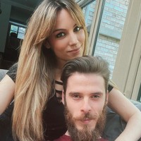 Minggu lalu kiper David De Gea gagal menendang penalti saat Final Liga Europa yang membuat Villarreal memenangkan kejuaraan. Ia pun panen kritikan yang tak hanya dialamatkan kepadanya tapi juga pacarnya, Edurne. Foto: Instagram @edurnity