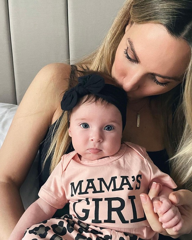 Edurne dan De Gea sendiri sudah berpacaran sejak 2010. Baru-baru ini ia melahirkan anak pertama mereka. Foto: Instagram @edurnity