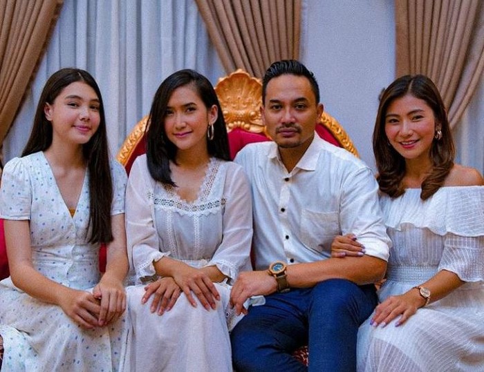 Galeri Panji Saputra Gaya Keren Panji Saputra, 'Pak Tirta' dalam Suara Hati Istri Saat Meracik Kopi