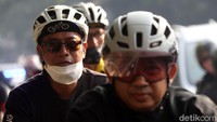 Orang nomor dua di Kota Bandung ini gowes sejauh sekitar 5 km.