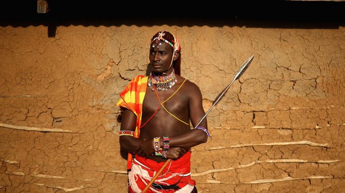 Ini Dia Suku Massai yang Ahli Berburu Singa Suku Maasai di Tanzania, Afrika terkenal sebagai suku yang terkuat. Mereka ahli berburu, bahkan buruannya bukan main-main... singa!
