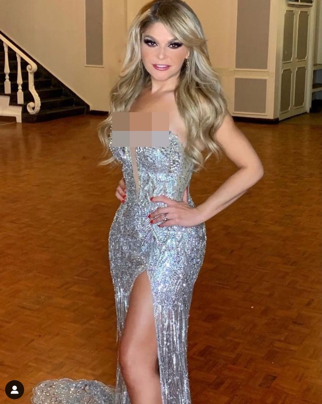 8. Jika dulu saat muda lebih sering tampil dengan rambut cokelat brunette, kini Itati Cantoral memilih rambut warna pirang. Foto: Instagram