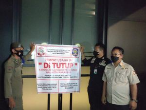 Langgar Prokes-Lawan PPKM, Petugas Cabut Izin dan Tutup THM Holywings Makassar