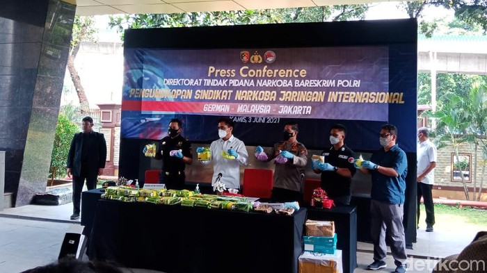 Jumpa pers Bareskrim Polri soal pengungkapan jaringan narkoba internasional
