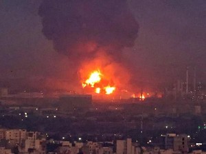 Kebakaran Kilang Minyak di Iran Berhasil Dilokalisir, 11 Orang Terluka