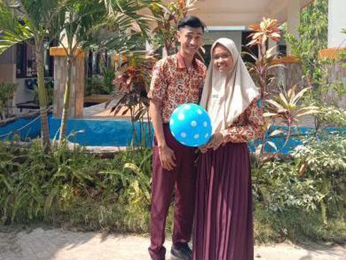 KIsah viral dulu latihan ujian praktik ijab kabul, kini malah menikah dalam dunia nyata. KIsah viral dulu latihan ujian praktik ijab kabul, kini malah menikah dalam dunia nyata.