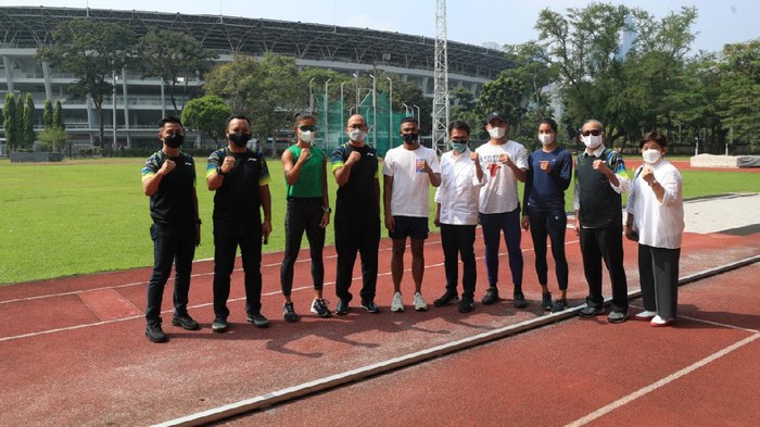Tim CdM bersama Komite Olimpiade Indonesia (KOI) meninjau persiapan atlet menuju Tokyo. Kali ini, mereka mengunjungi pemusatan latihan nasional (pelatnas) atletik di Stadion Madya, Gelora Bung Karno (GBK) pada Kamis (3/6/2021).
