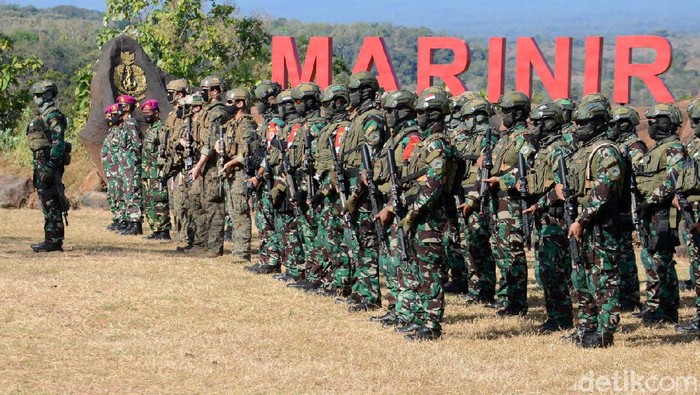 marinir latihan di banyuwangi