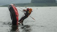 Ketiga instruktur yang murah senyum tersebut secara ikhlas memberikan ilmu di luar rutinitas kesatuan tugas guna menjadikan relawan yang Tanggap, Tanggon dan Trengginas.  