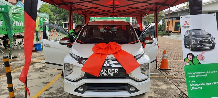 Mitsubishi Xpander Hadiah untuk Driver Ojol Beruntung yang Sudah Divaksin