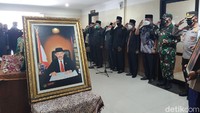 Almarhum wafat dalam perawatan di ruang ICU RSUD Pandan Arang, Boyolali pukul 08.42 WIB.