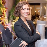 Artis senior Nadia Mulya juga memiliki darah keturunan Belgia dalam dirinya. Darah Belgia dalam diri Nadia didapatkannya dari sang ibu, Anne Mulya. Nggak heran jika Nadia Mulya memiliki hidung mancung dan paras kebule-bulean. Foto: Dok. Pribadi