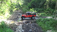 Medan sungai serta bebatuan terjal pun dilibas oleh para offroader. Persiapan mereka memang lumayan matang. Banyak peserta yang merasa senang mengikuti event ini. 