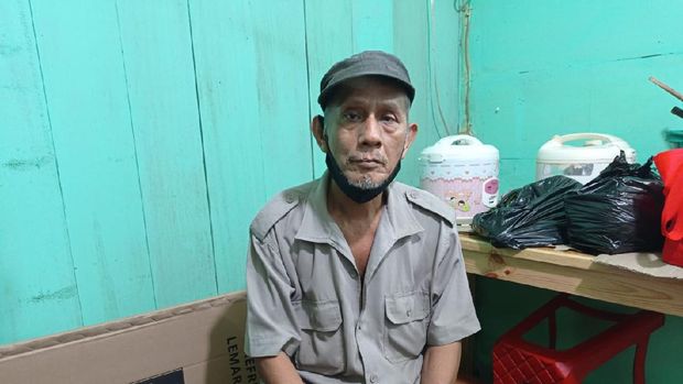 Pedagang Pasar Minggu, Husni Mahmud