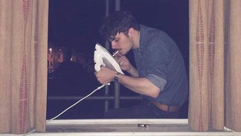 Apakah bisa menyalakan rokok dengan setrika? Foto: Bored Panda