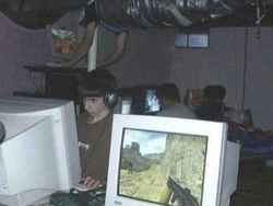 Potret Viral Orang-orang yang Hidupnya Kelewat Santuy